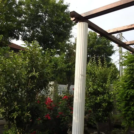 Hera 4* אפורי סוד